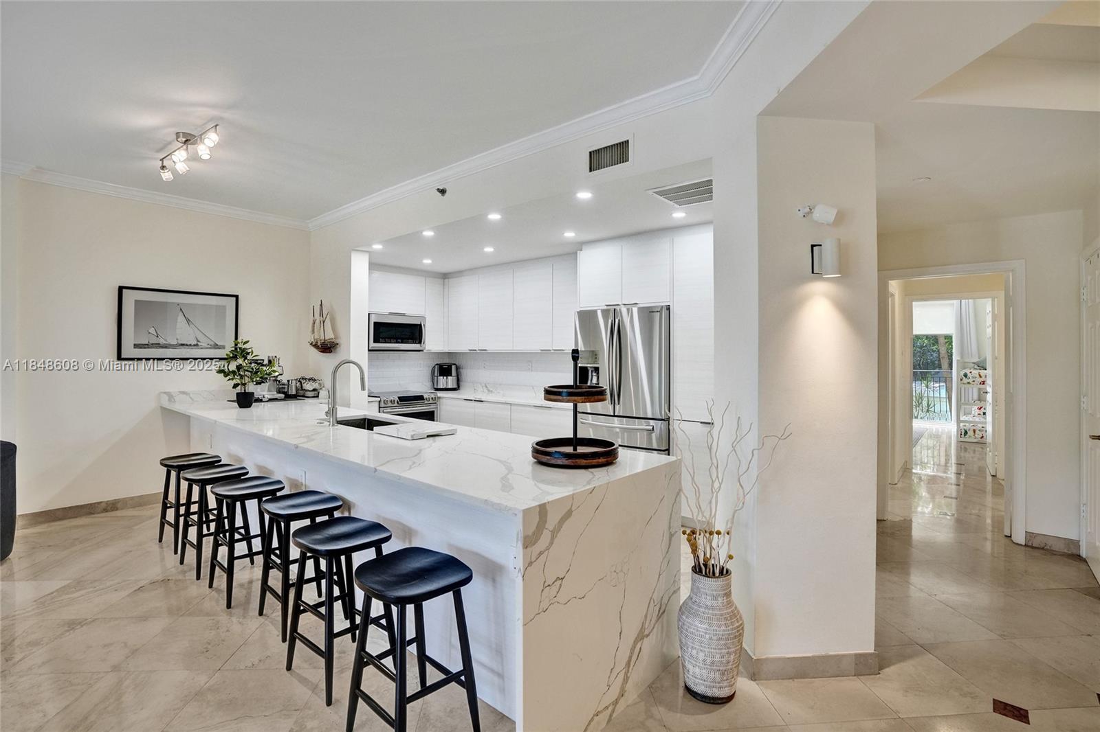3700 Island Blvd # C206, Aventura FL 33160 — #A11848608