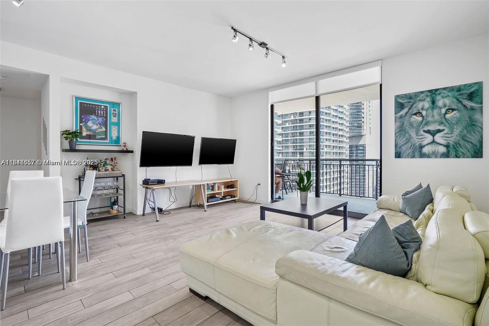 6dd28e9b-6490 999 SW 1st Ave # 2717, Miami FL 33130 — #A11848657