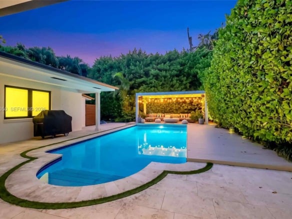2152 Prairie Ave, Miami Beach FL 33139 — #A11849350