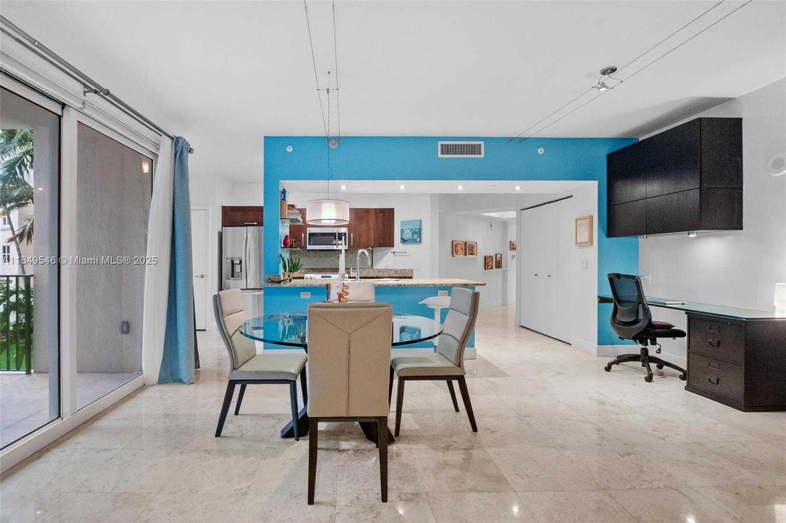 19900 E Country Club Dr # 212, Aventura FL 33180 — #A11849546