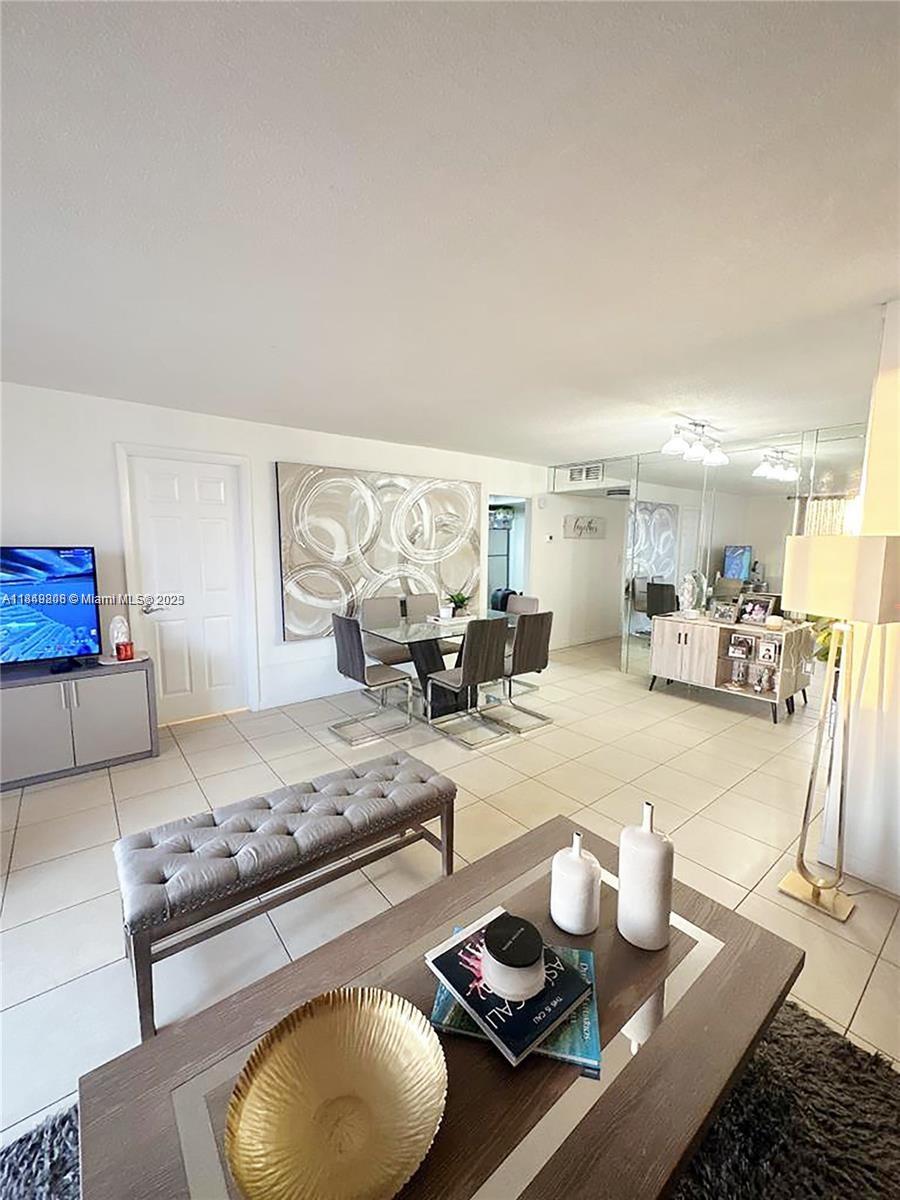 6dd28e9b-6529 2750 NE 183rd St # 1404, Aventura FL 33160 — #A11849808