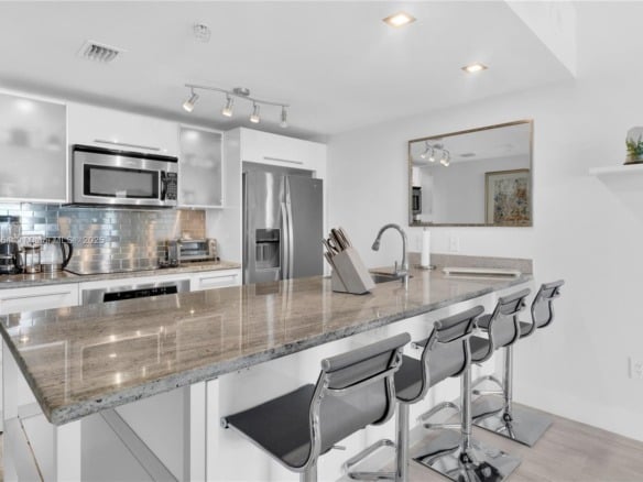 185 SW 7th St # 1901, Miami FL 33130 — #A11849864