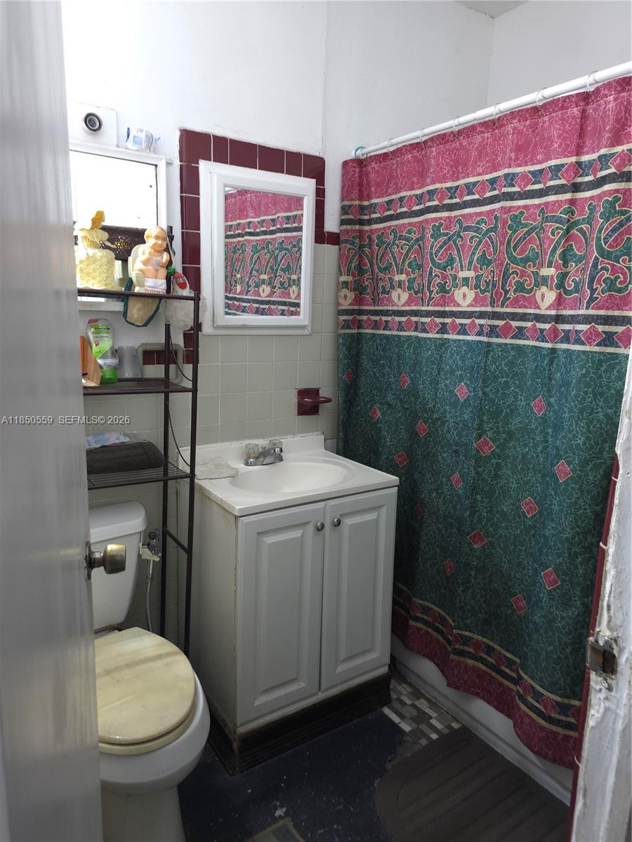 6dd28e9b-6557 163 NW 18th Ct, Miami FL 33125 — #A11850559