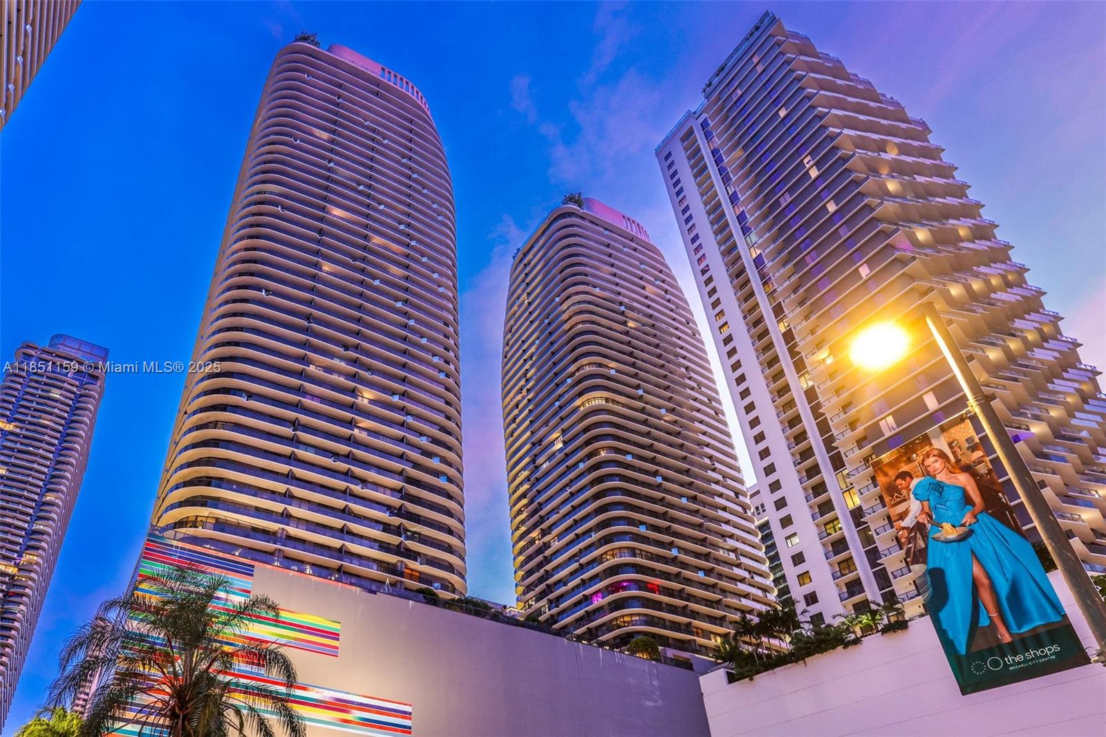 6dd28e9b-6574 55 SW 9th St # 3906, Miami FL 33130 — #A11851159