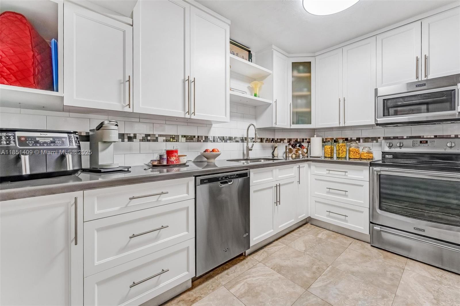 4330 Hillcrest Dr # 516, Hollywood FL 33021 — #A11851409