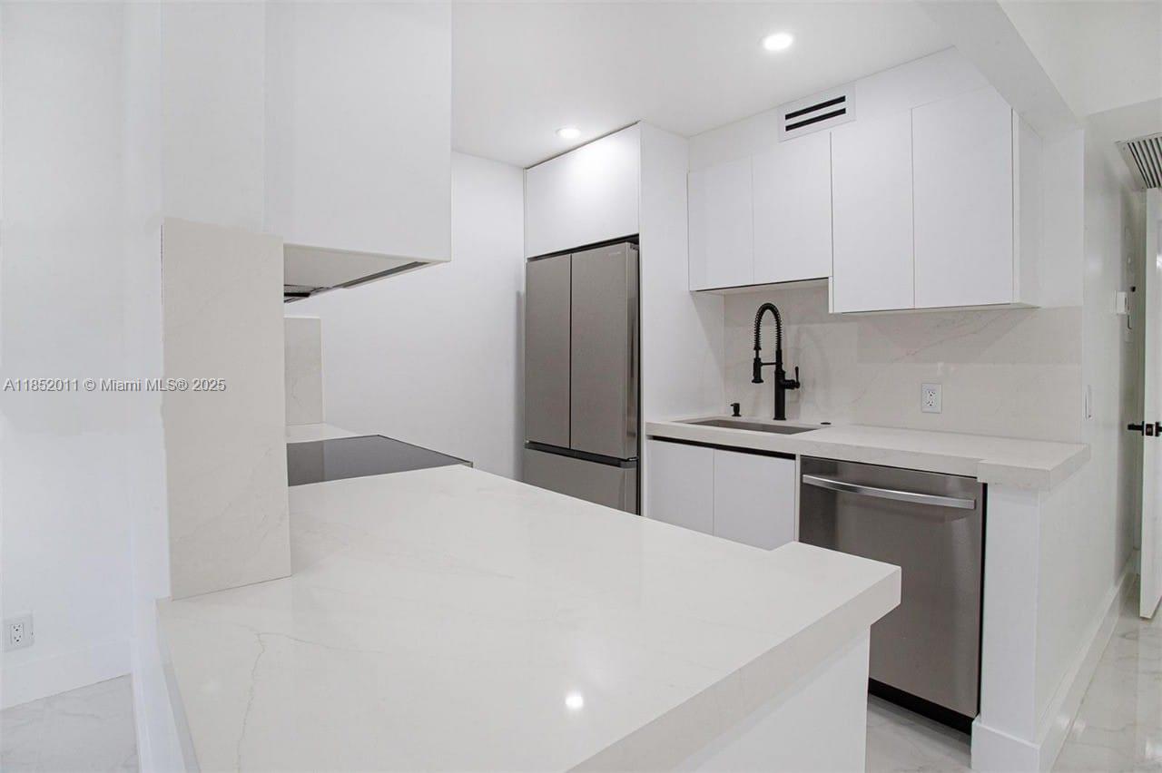6dd28e9b-6604 13250 SW 7th Ct # 204L, Pembroke Pines FL 33027 — #A11852011