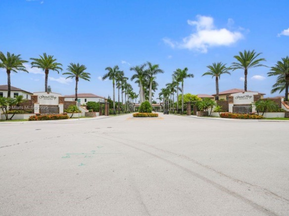 10016 NW 89th Ter, Doral FL 33178 — #A11849722