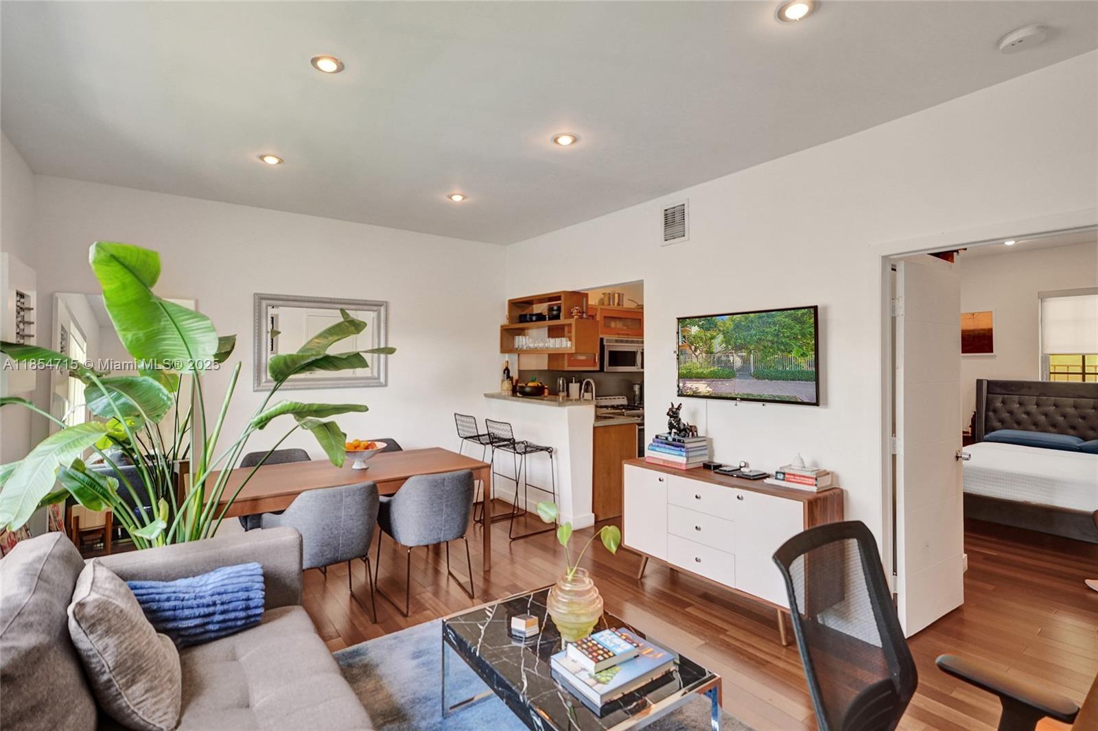 6dd28e9b-6713 815 Euclid Ave # 8, Miami Beach FL 33139 — #A11854715