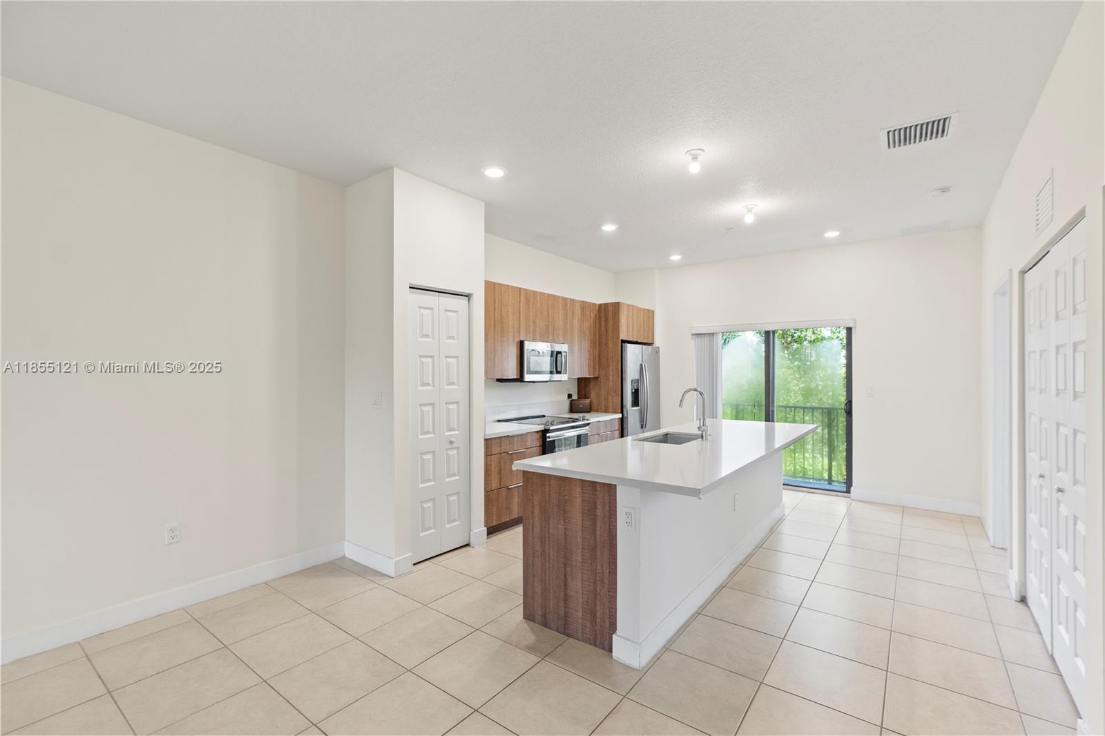 6dd28e9b-6738 7831 NW 104th Ave # 22, Doral FL 33178 — #A11855121