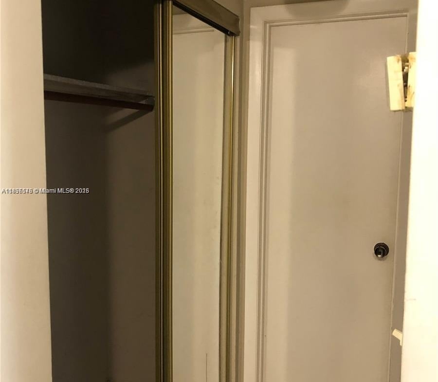 900