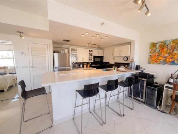 802 Euclid Ave # 305, Miami Beach FL 33139 — #A11856645