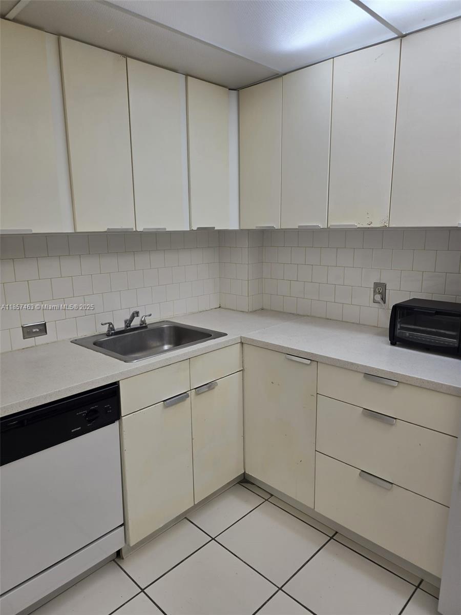 6dd28e9b-6826 16851 NE 23rd Ave # A212, North Miami Beach FL 33160 — #A11857463