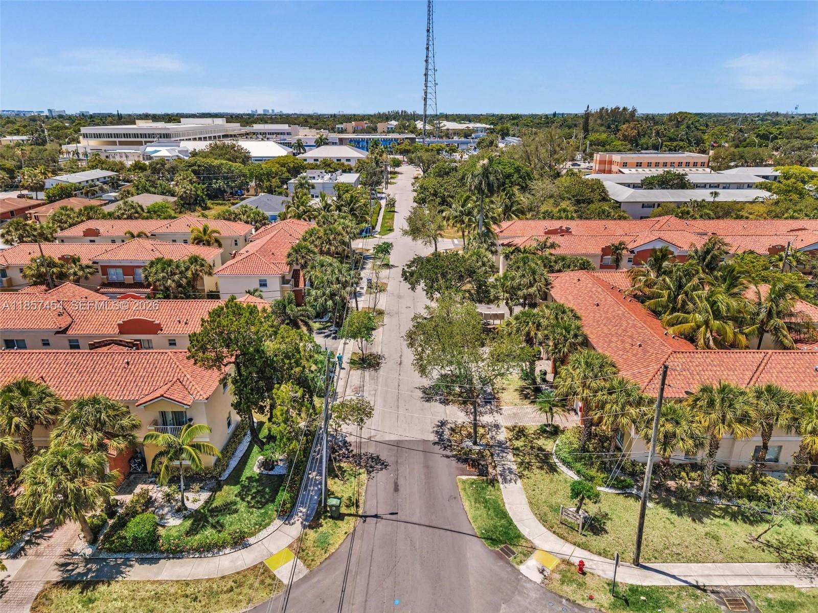 default 202 NW 14th Ave # 202, Fort Lauderdale FL 33311 — #A11857454