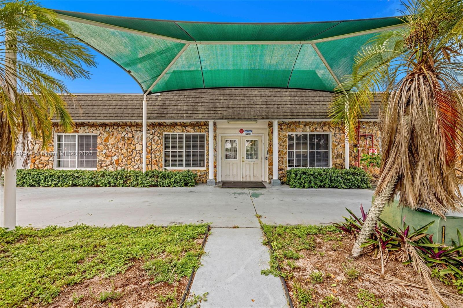 6dd28e9b-6878 Listing #A11858544