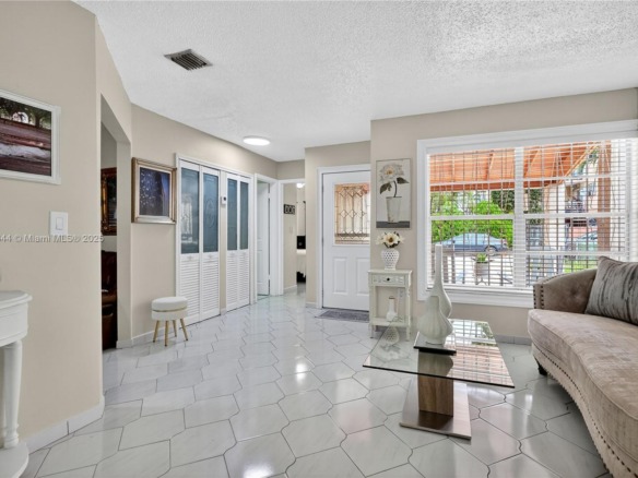 6570 W 2nd Ct # 19C, Hialeah FL 33012 — #A11858644