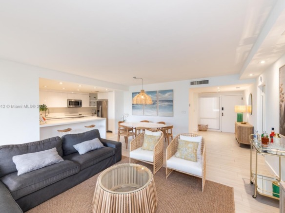 181 Crandon Blvd # 306, Key Biscayne FL 33149 — #A11859012