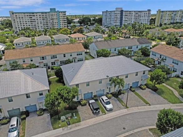 4046 Long Leaf Ln, Hollywood FL 33021 — #A11859508