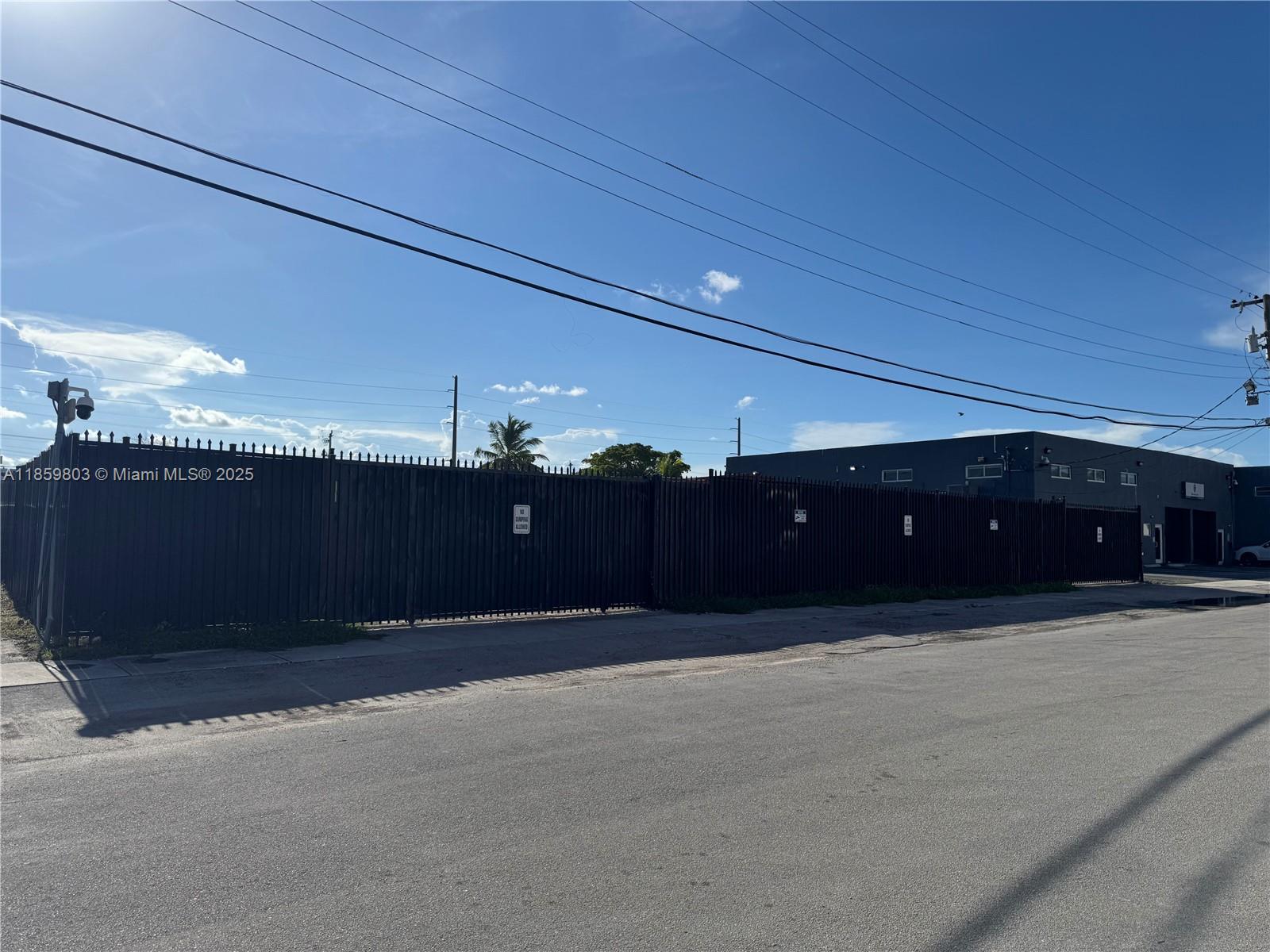 6dd28e9b-6927 2200 SW 59th Ave, West Park FL 33023 — #A11859803