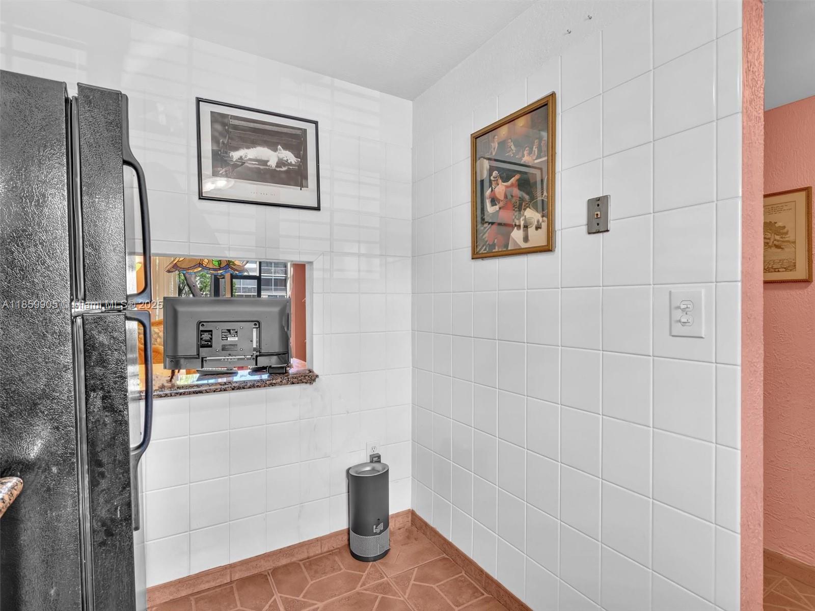 6dd28e9b-6932 8020 N Sunrise Lakes Dr # 110, Sunrise FL 33322 — #A11859905