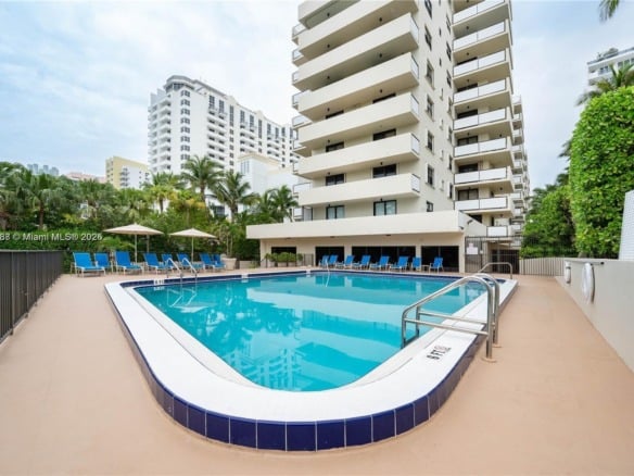 1621 Collins Ave # 302, Miami Beach FL 33139 — #A11859888