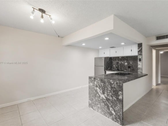 251 SW 132 way # 114H, Pembroke Pines FL 33027 — #A11860077
