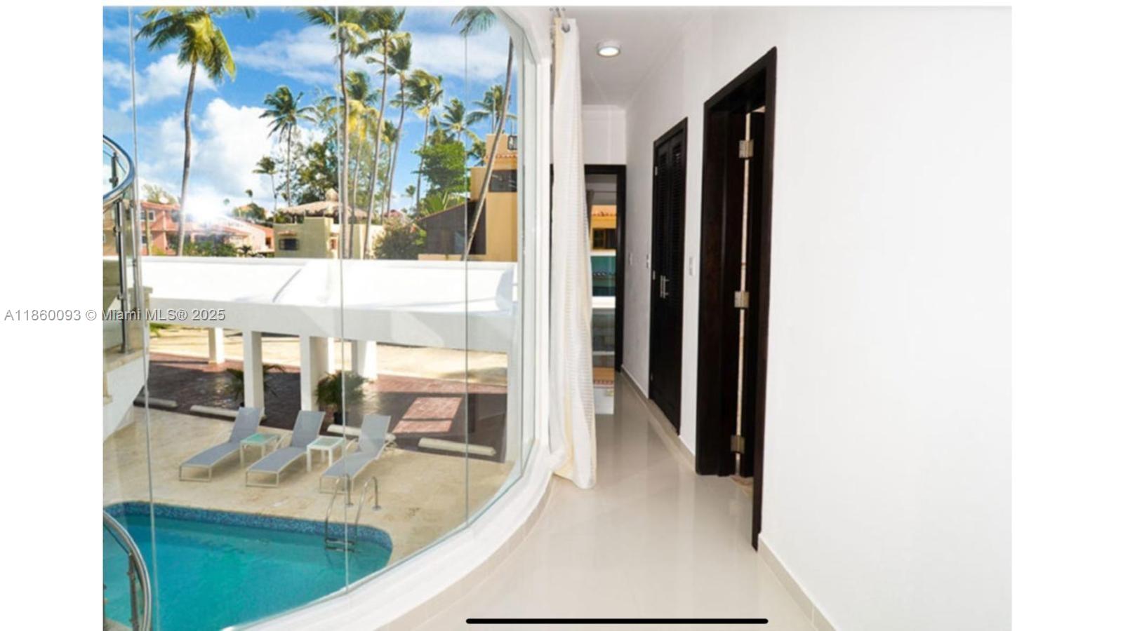 6dd28e9b-6944 Los Corales Los Corales # 101, La — #A11860093