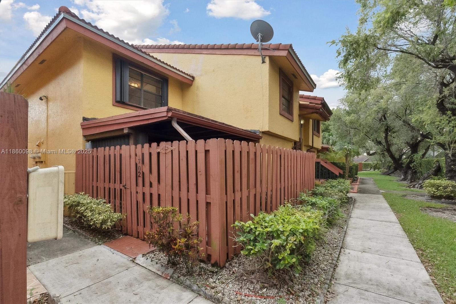 6dd28e9b-6946 5975 SW 137th Ave # 702, Miami FL 33183 — #A11860098
