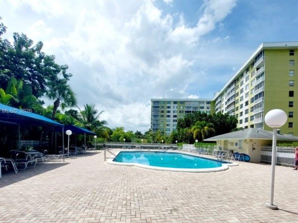 4400 Hillcrest Dr # 1005A, Hollywood FL 33021 — #A11861202