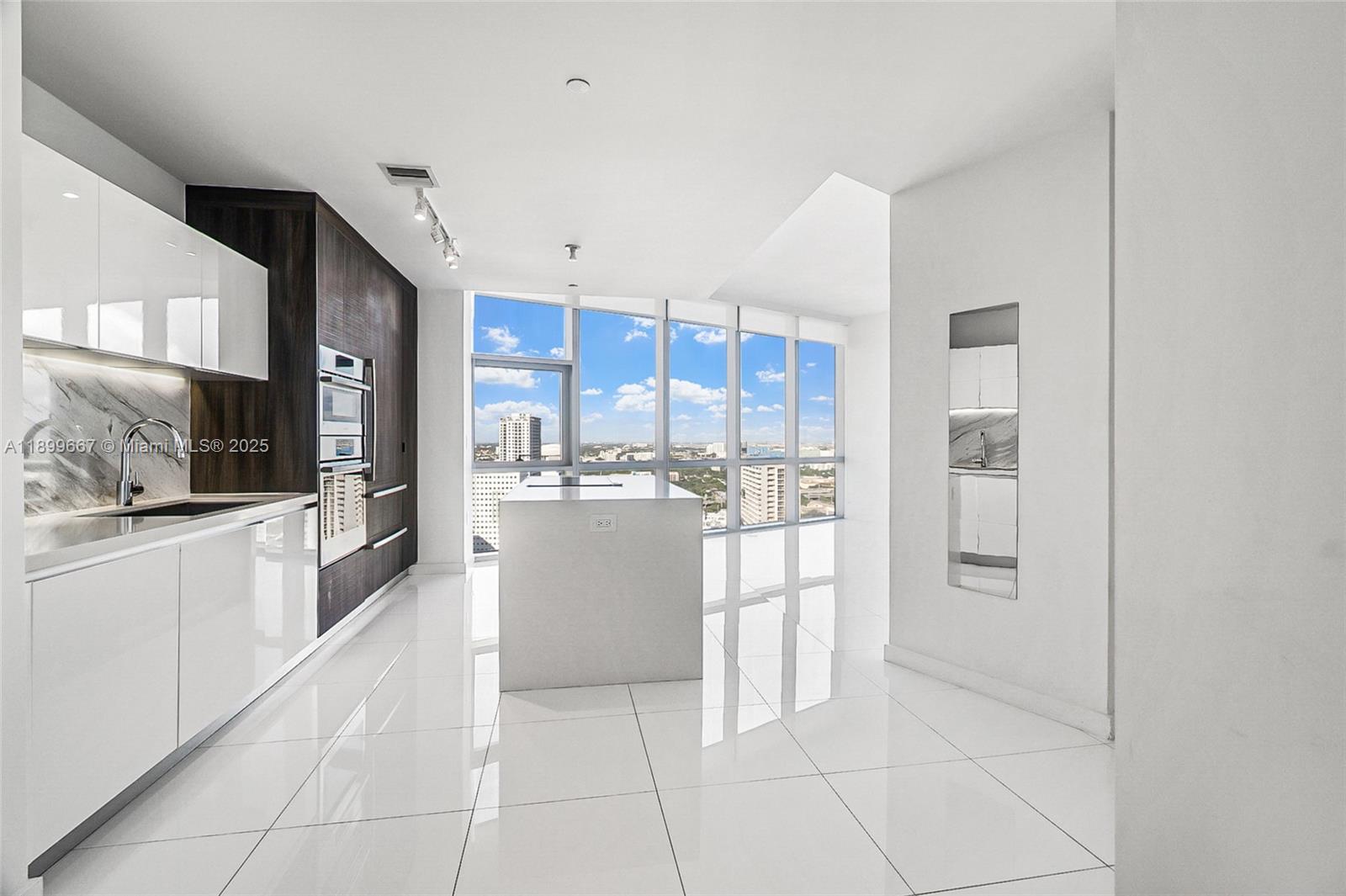 6dd28e9b-698 851 NE 1st Ave # 2802, Miami FL 33132 — #A11899667