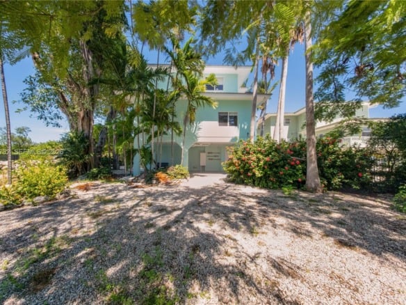 316 N Dr, Islamorada FL 33036 — #A11861732