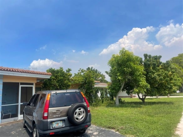8203 NW 73rd Ter, Tamarac FL 33321 — #A11861881