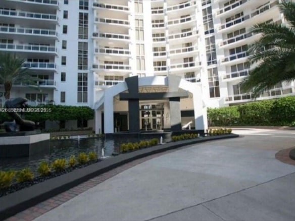 901 Brickell Key Blvd # 2701, Miami FL 33131 — #A11862426
