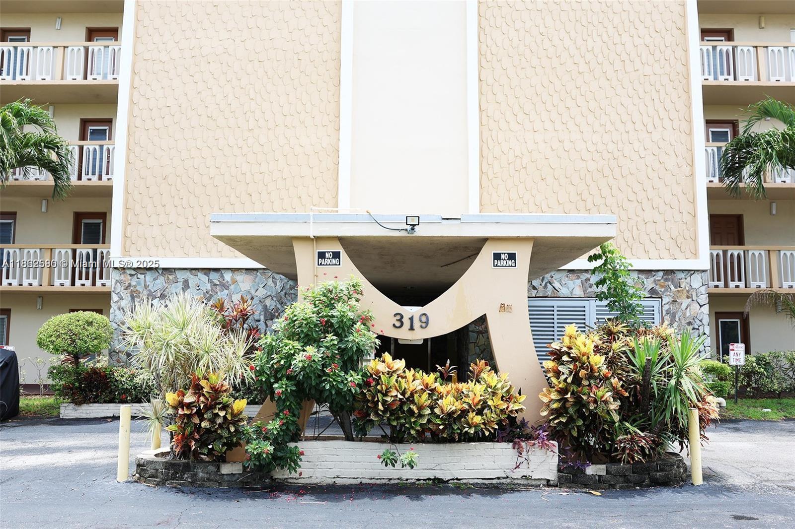 319 NE 14th Ave # 505, Hallandale Beach FL 33009 — #A11862580