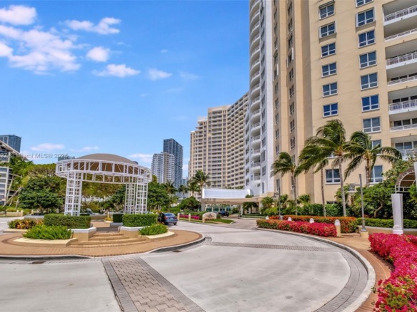 848 Brickell Key Dr # 2602, Miami FL 33131 — #A11857897