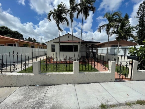 508 E 40th St, Hialeah FL 33013 — #A11863345