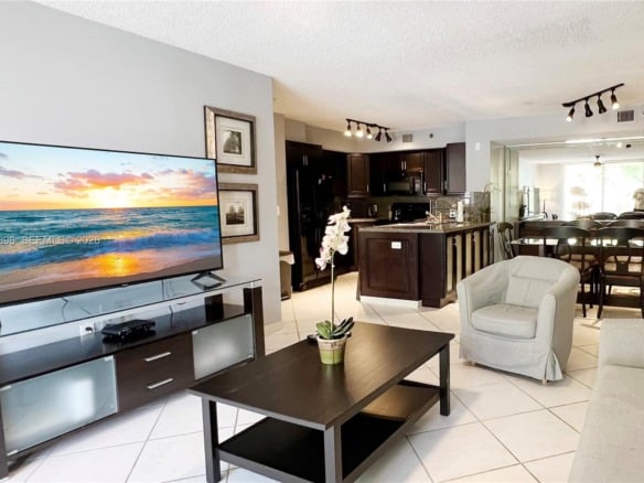 19555 E Country Club Dr # 8305, Aventura FL 33180 — #A11863896