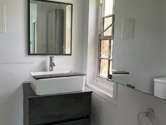 802 S 24th Ave, Hollywood FL 33020 — #A11864406