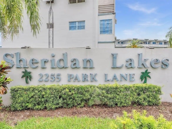 2300 Park Ln # 105, Hollywood FL 33021 — #A11864469