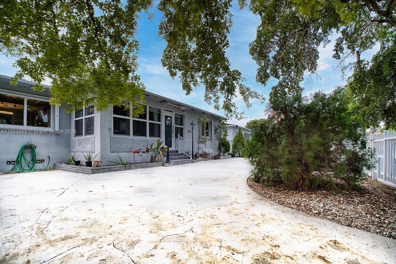 6dd28e9b-7148 1923 Dewey St, Hollywood FL 33020 — #A11864665