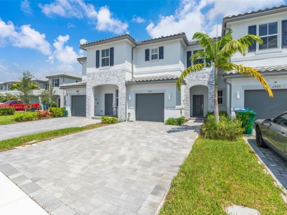 11927 NW 46th St, Coral Springs FL 33076 — #A11864829