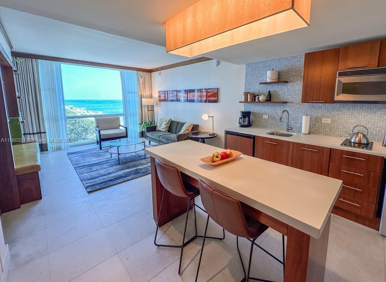 6dd28e9b-7184 6801 Collins Ave # 815, Miami Beach FL 33141 — #A11865327