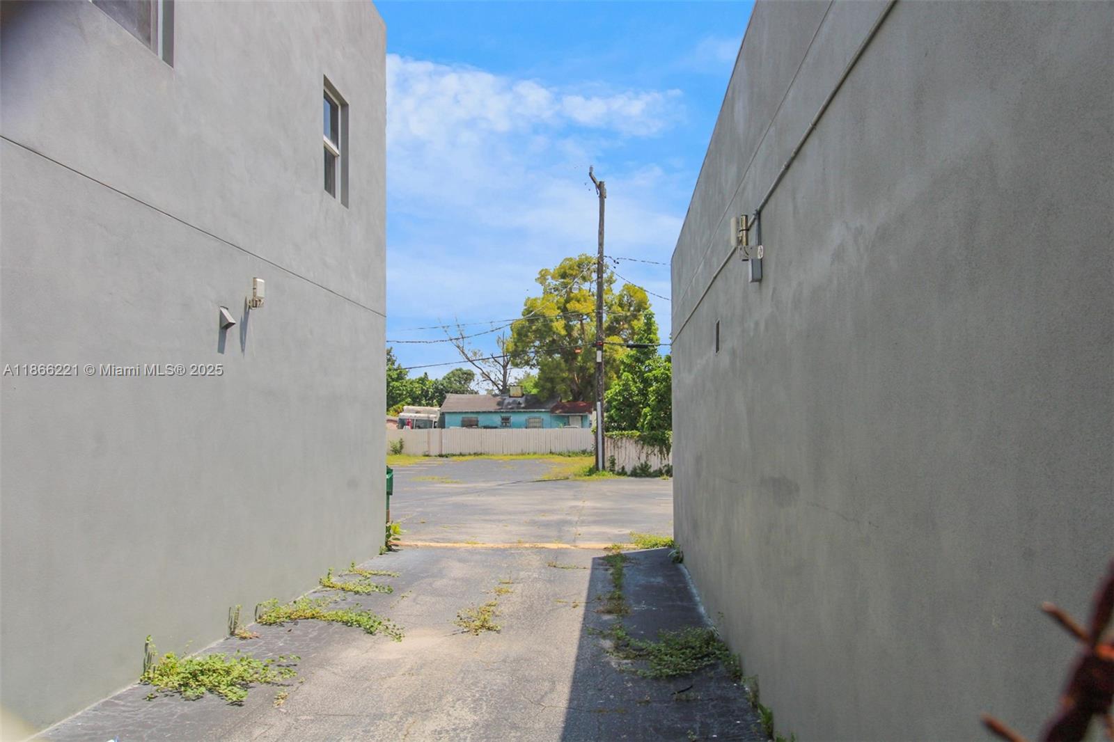 6dd28e9b-7218 3267 NW 35th St, Miami FL 33142 — #A11866221