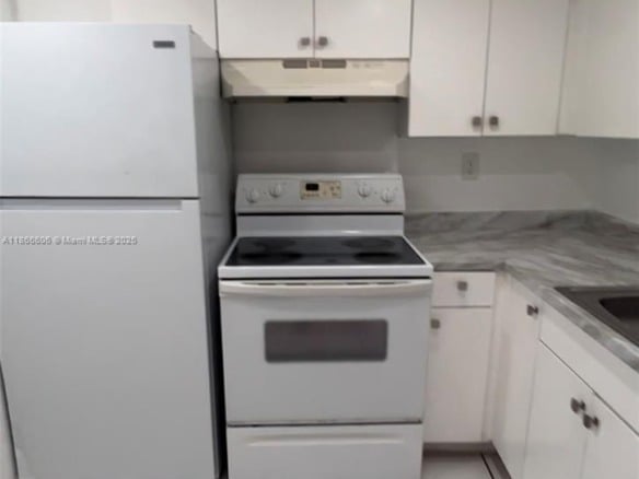 498 NW 165th St Rd # 101, Miami FL 33169 — #A11866606