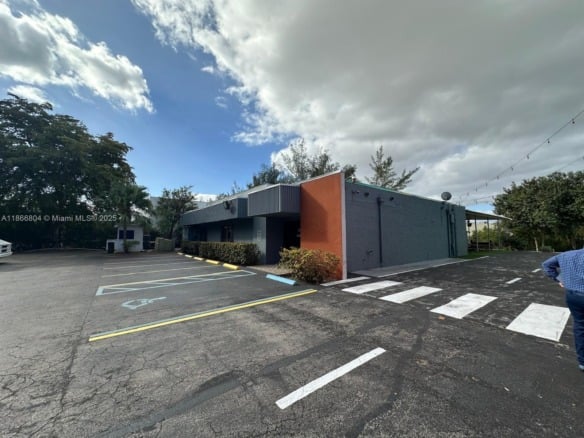 2350 NW 96th Ave, Doral FL 33172 — #A11866804