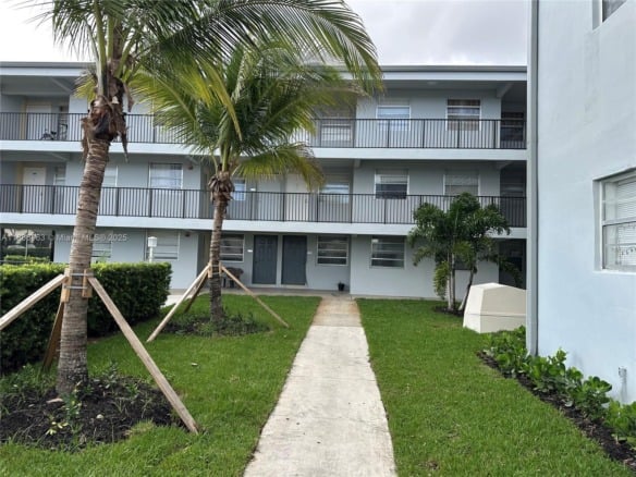 1100 NE 1 # 111, Hallandale Beach FL 33009 — #A11866963