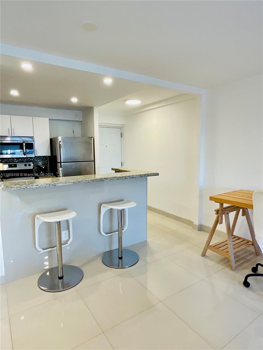 6dd28e9b-7285 3545 NE 167th St # 505, North Miami Beach FL 33160 — #A11868498