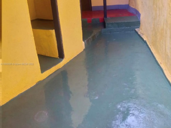 De la iglesia xalteva 2 C al sur 1/2 al lago, Gr — #A11895699