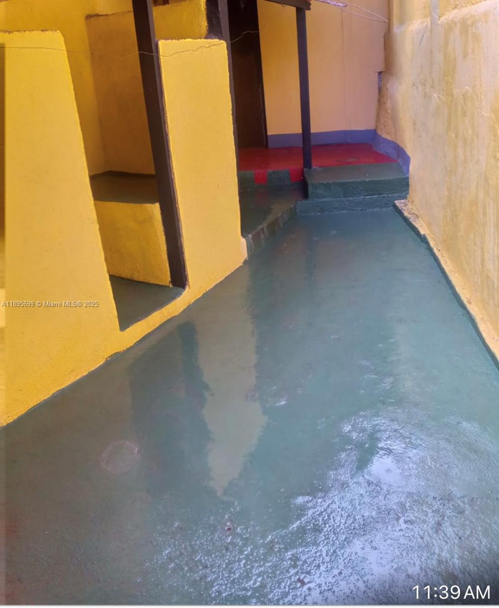 S De la iglesia xalteva 2 C al sur 1/2 al lago, Gr — #A11895699