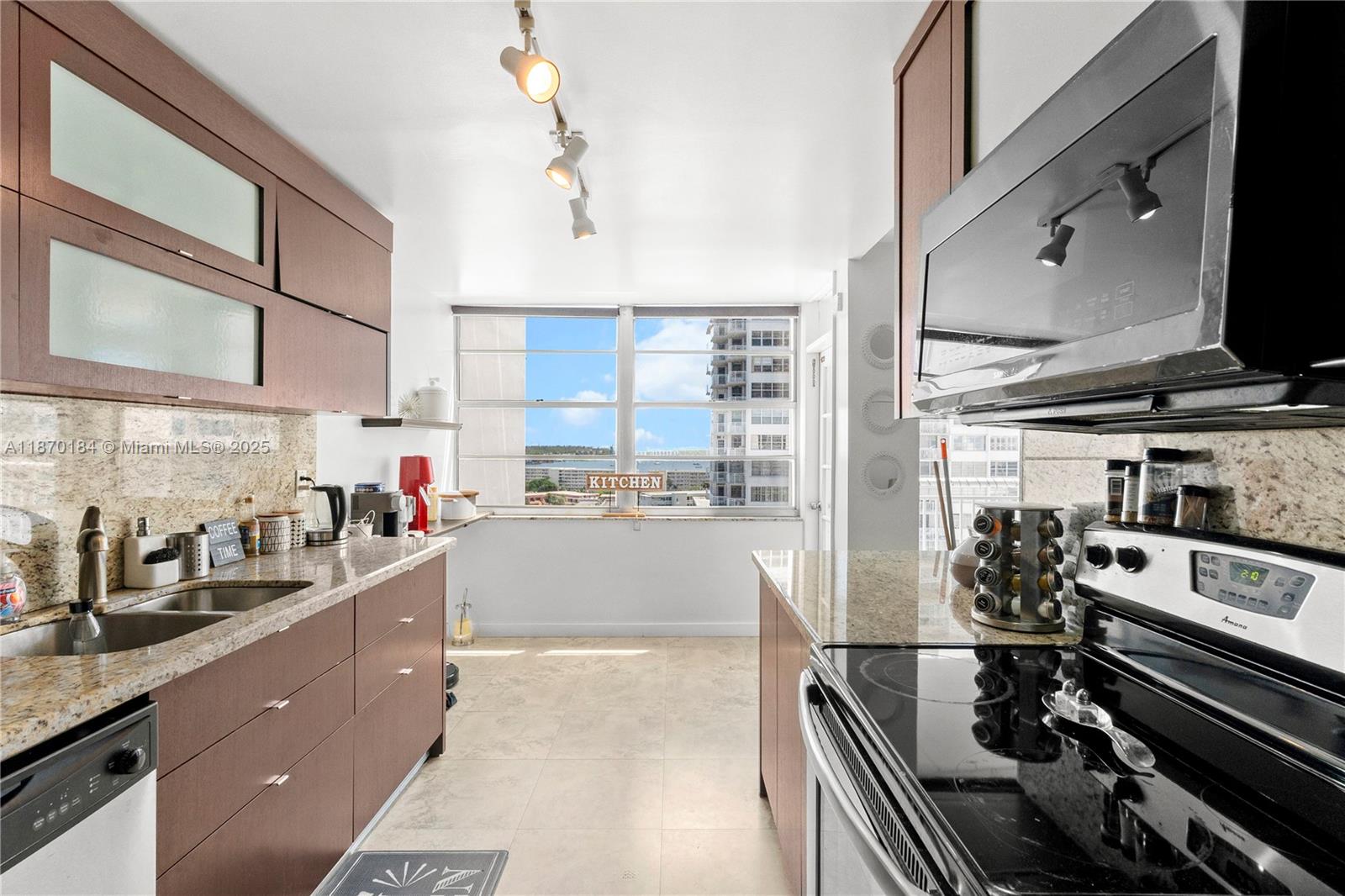 18071 Biscayne Blvd # 1404, Aventura FL 33160 — #A11870184