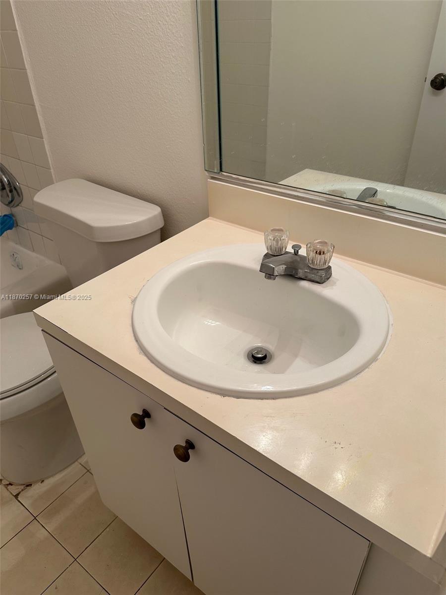 6dd28e9b-7375 17911 NW 68th Ave # N206, Hialeah FL 33015 — #A11870257